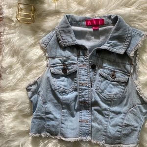 Jean Vest